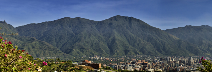 Foto Panorámica del Avila desde Valle Arriba. Tratada digitalmente.
